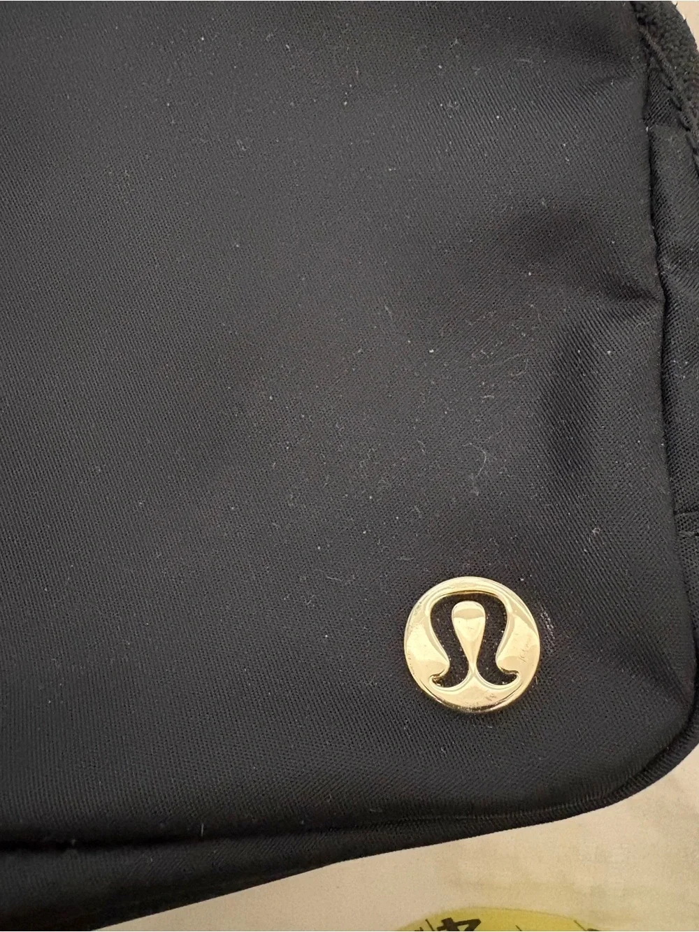 LULULEMON beltbag waist bag fanny pack black gold details